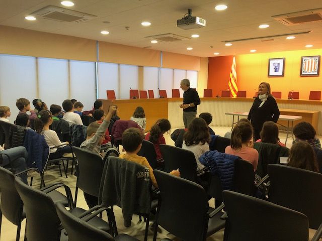 3r DE PRIMÀRIA. VISITA A L’AJUNTAMENT DE GRANOLLERS
