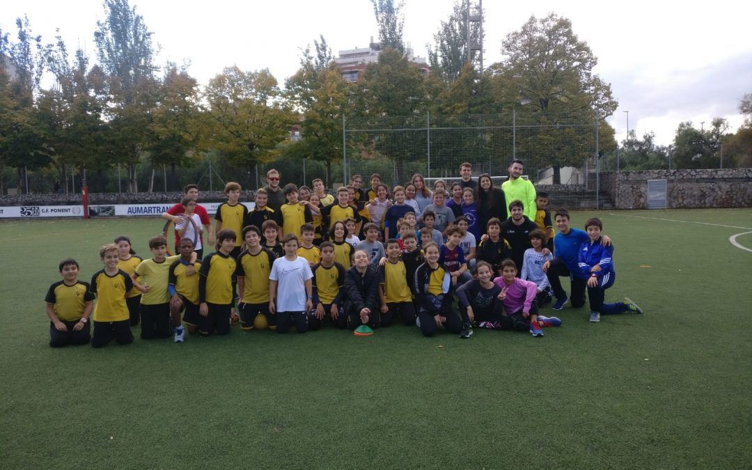 LA NIKE COMMUNITY AMBASSADORS IMPARTEIX CONSELLS SALUDABLES ALS ALUMNES DE 6è!