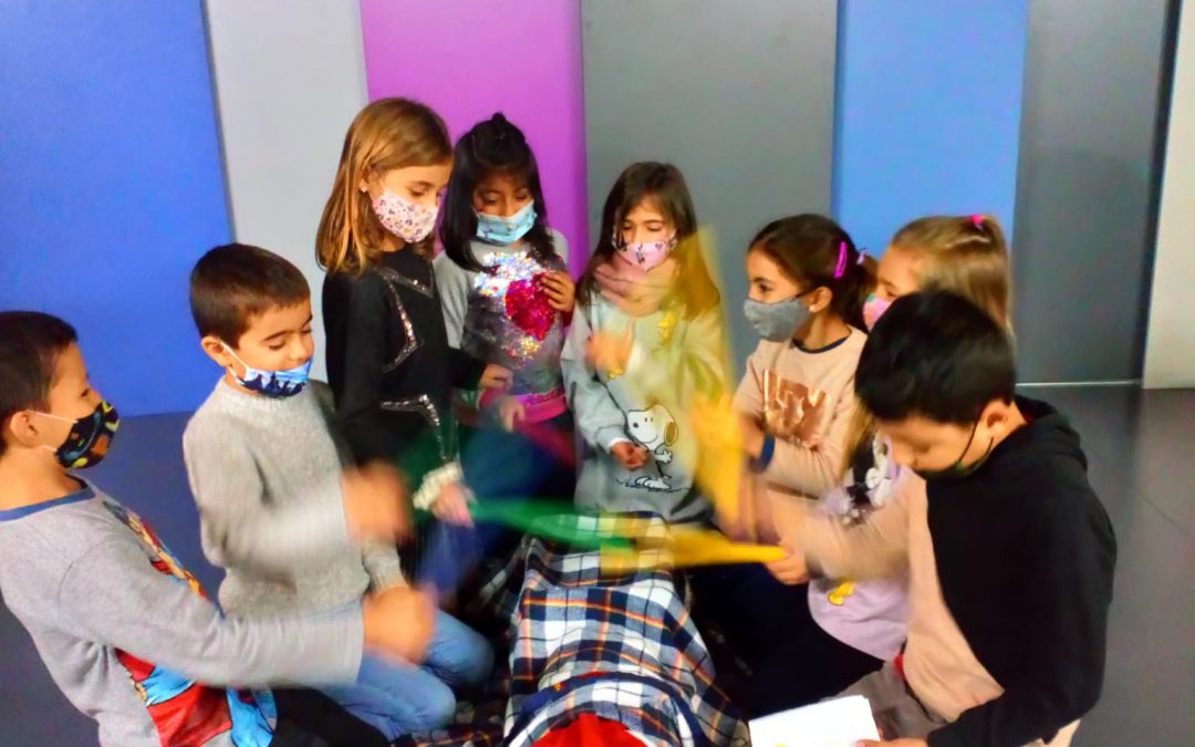 PIQUEM BEN FORT! Els alumnes de 2n fem CAGAR EL TIÓ!